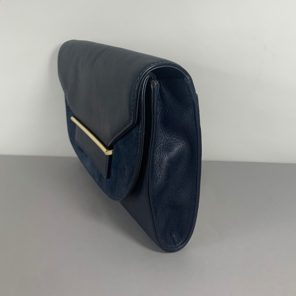 Vince Camuto Convertible Clutch / Purse with Gold Chain Shoulder Strap - Picture 3 of 13